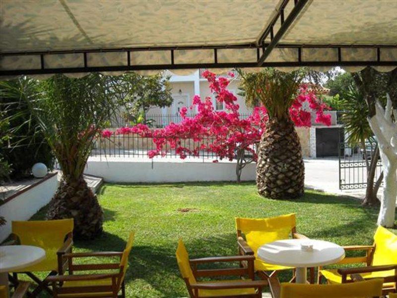 Erietta Studios Свороната Екстериор снимка