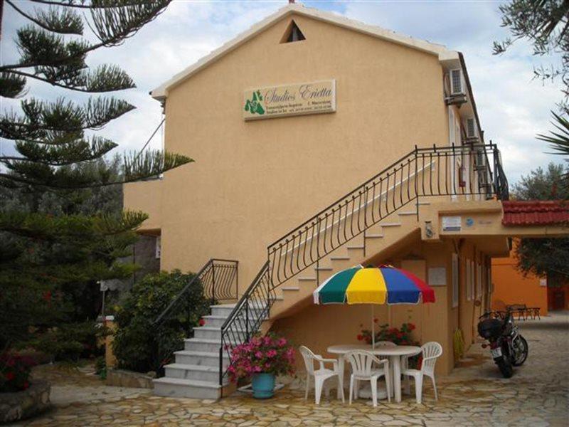 Erietta Studios Свороната Екстериор снимка