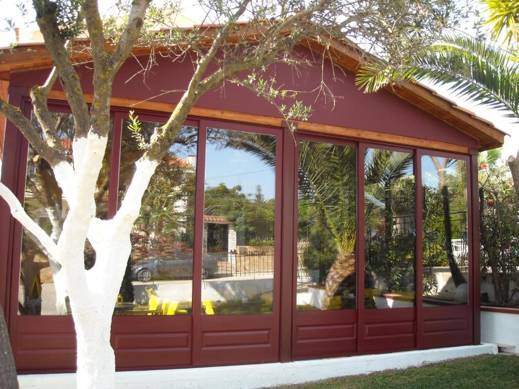 Erietta Studios Свороната Екстериор снимка